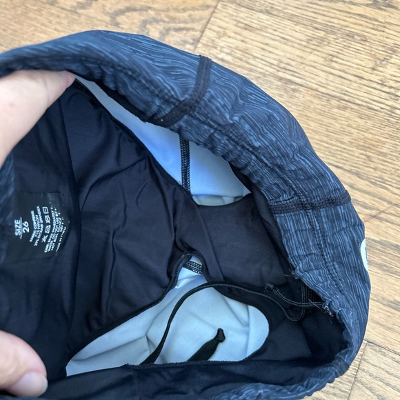 TYR boys swimsuit swim trunks shorts size 26 - Picture 4 of 6